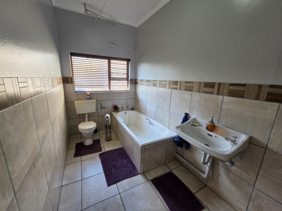 6 Bedroom Property for Sale in Bethlehem Free State
